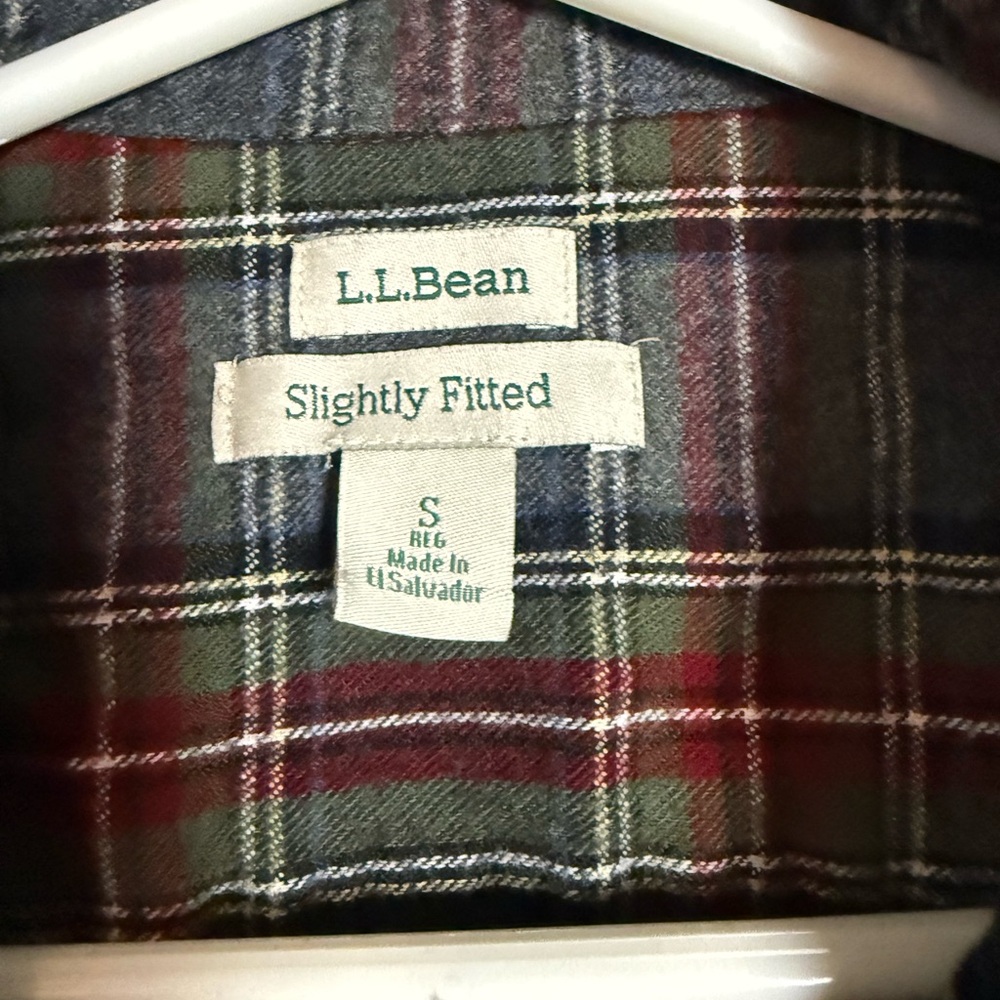 L.L. Bean Women’s Semi-fitted Plaid Flannel - Red and Blue - Picture 4 of 5